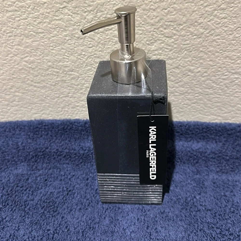 NWT Karl Lagerfeld Ceramic dispenser